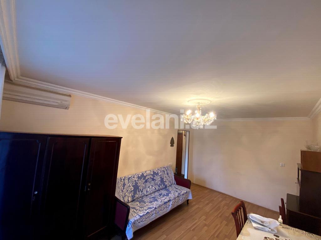 Satılır, köhnə tikili, 2 otaqlı, 40 m², İnşaatçılar m.