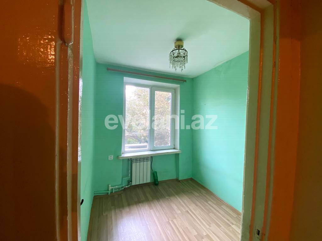 Satılır, köhnə tikili, 2 otaqlı, 40 m², İnşaatçılar m.