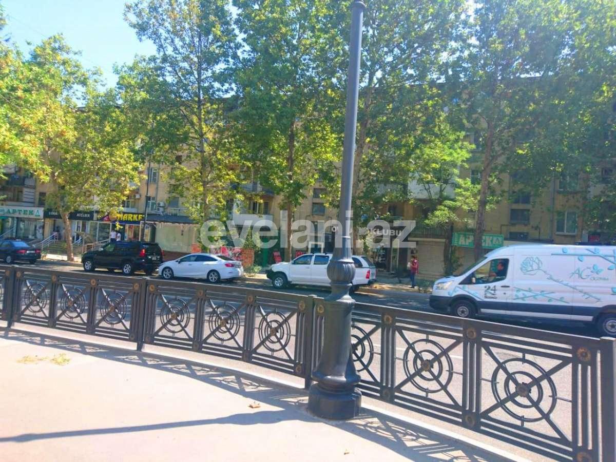 Sale, old building, 2 room, 52 m², Elmlar Akademiyası m.