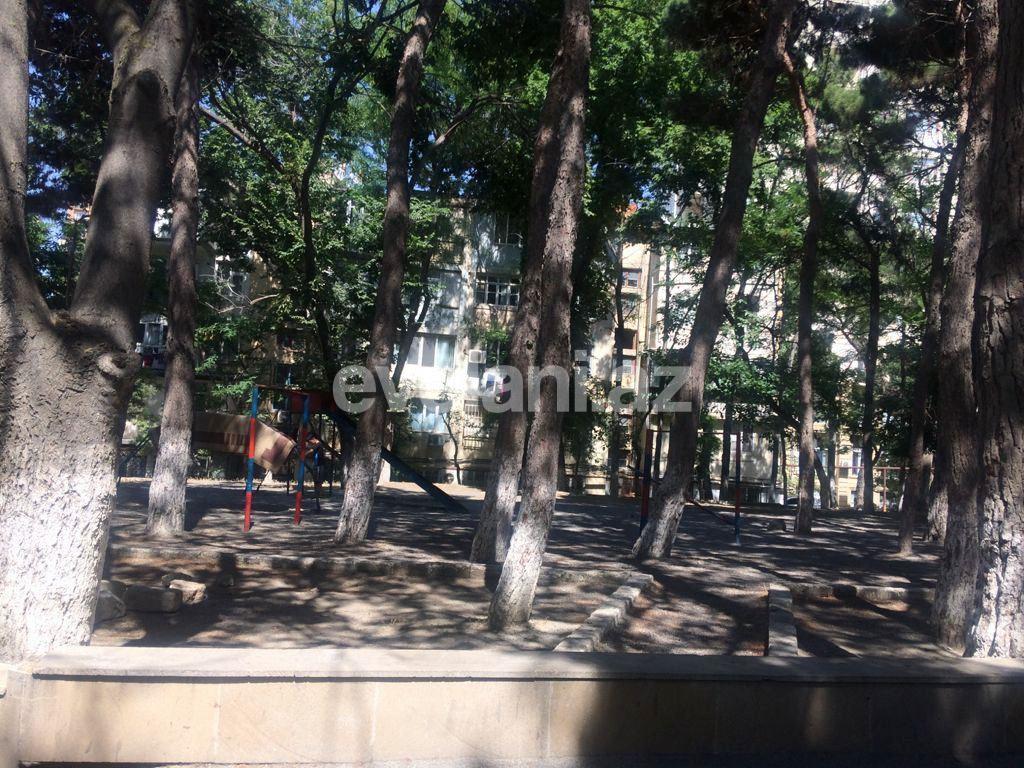 Satılır, köhnə tikili, 3 otaqlı, 60 m², Bakı, Xətai r, Həzi Aslanov m.