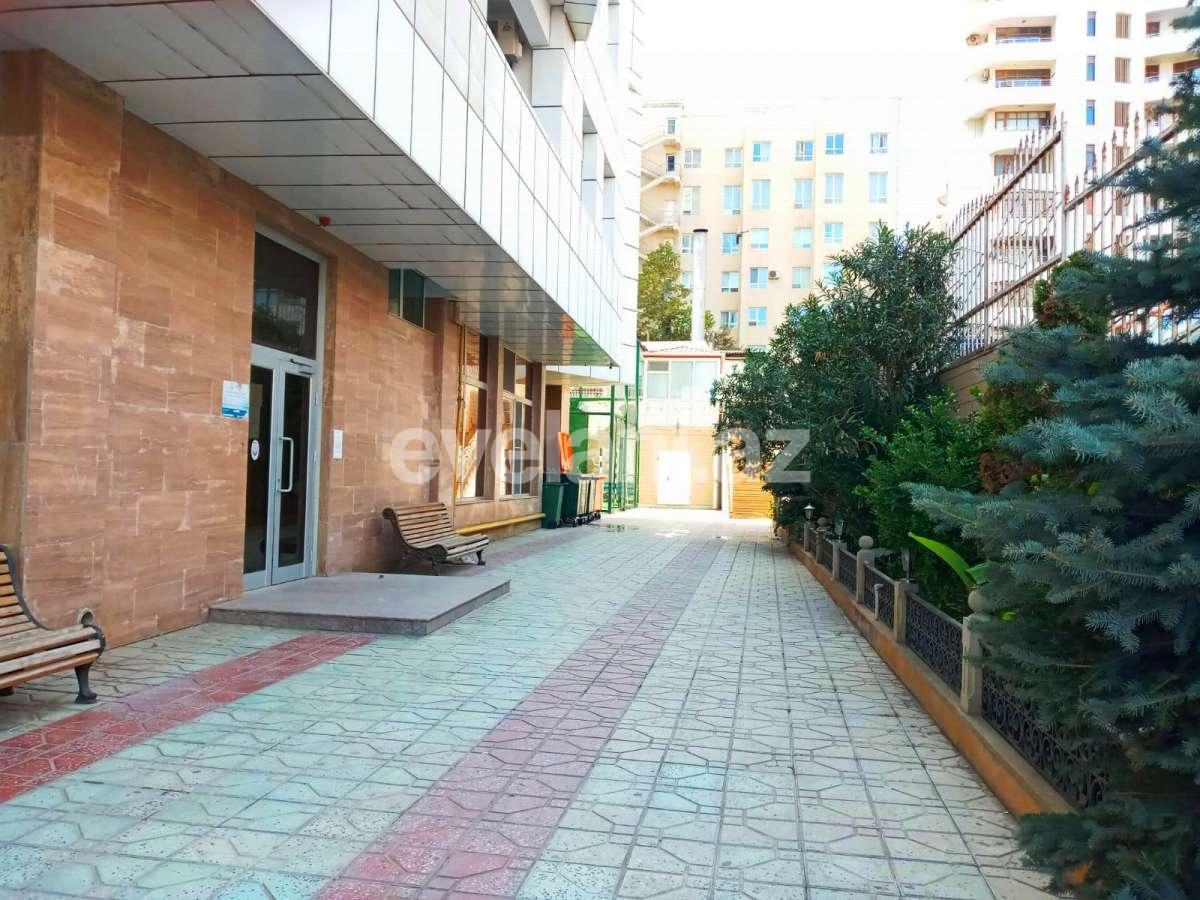 Satılır, yeni tikili, 2 otaqlı, 70 m², Elmlər Akademiyası m.