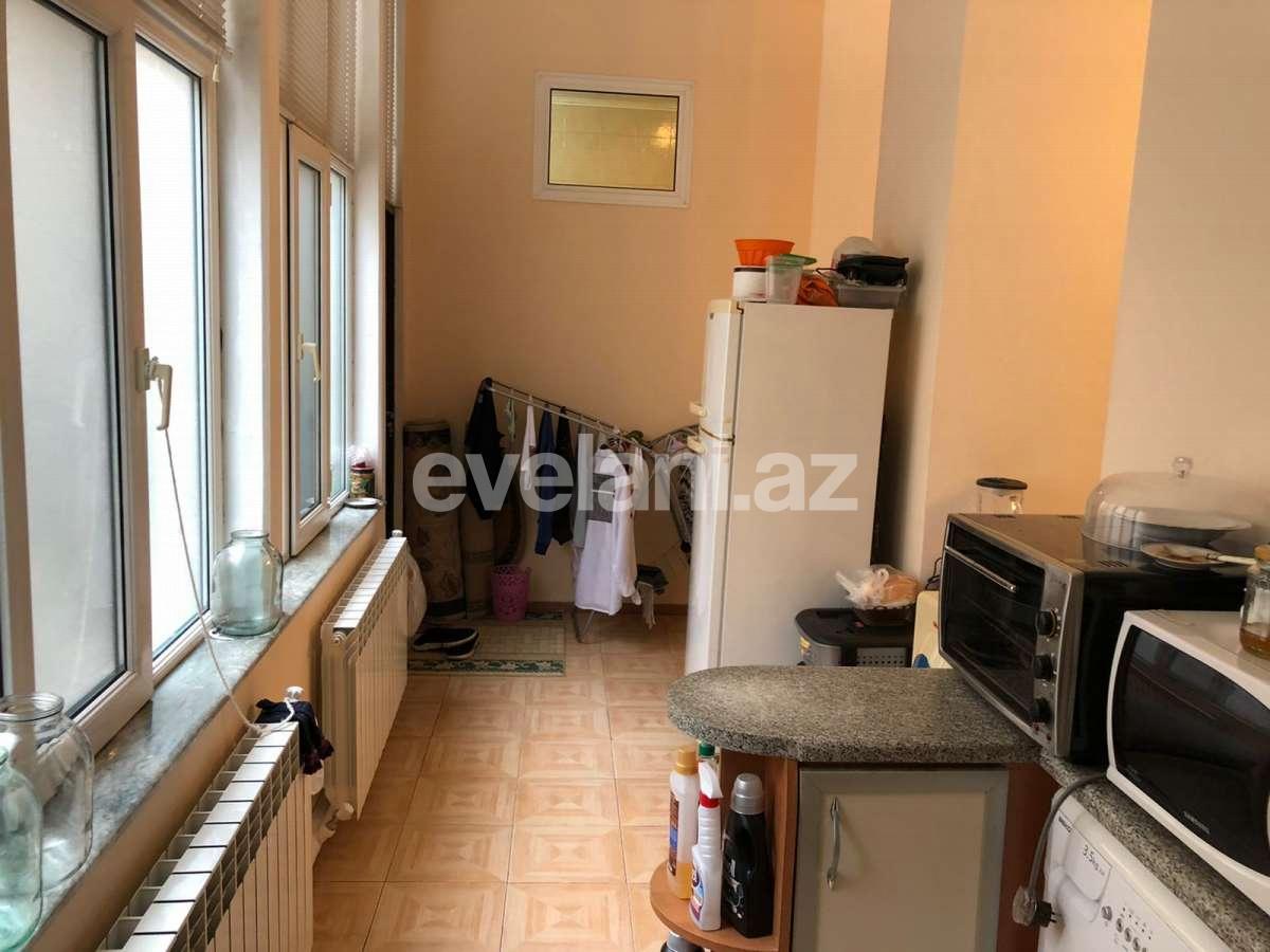 Satılır, köhnə tikili, 4 otaqlı, 110 m², Bakı, Səbail r, İçəri Şəhər m.