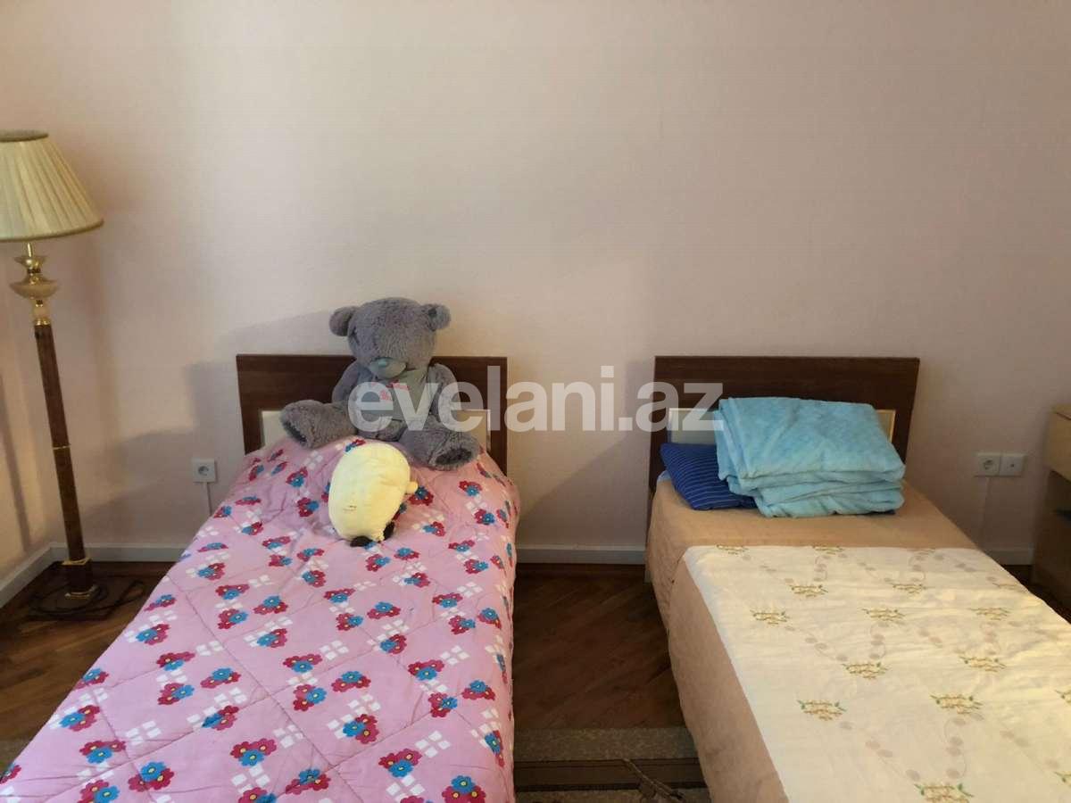 Satılır, köhnə tikili, 4 otaqlı, 110 m², Bakı, Səbail r, İçəri Şəhər m.