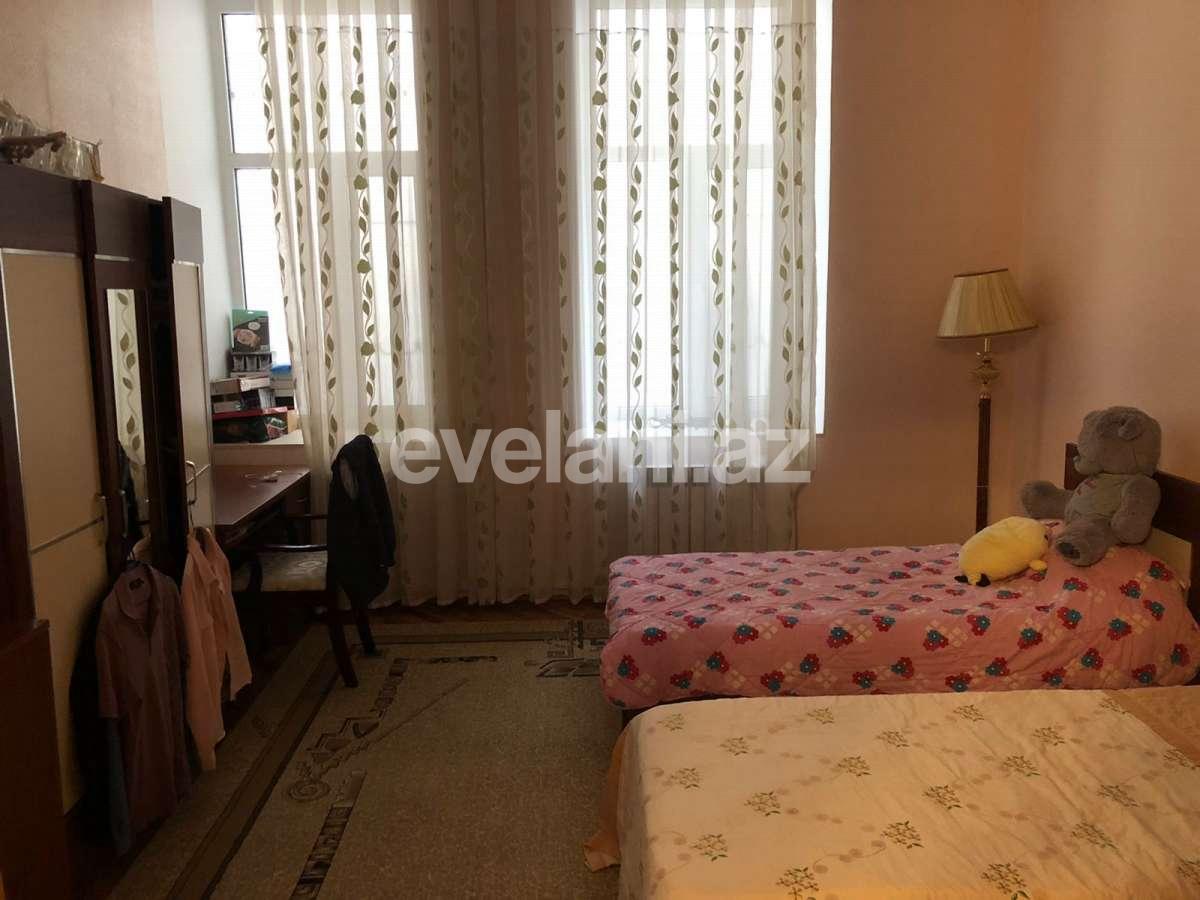 Satılır, köhnə tikili, 4 otaqlı, 110 m², Bakı, Səbail r, İçəri Şəhər m.