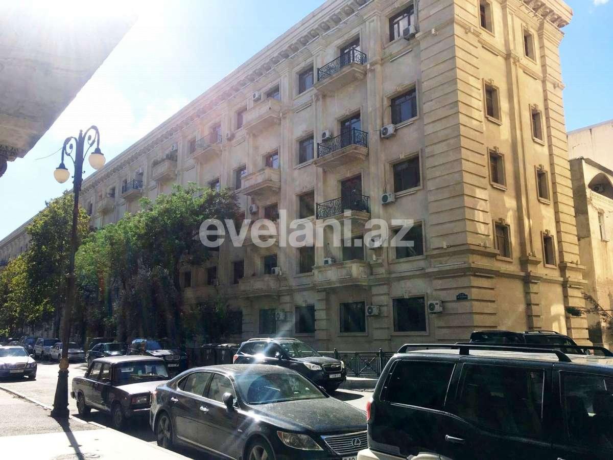 Satılır, köhnə tikili, 2 otaqlı, 80 m², İçəri Şəhər m.