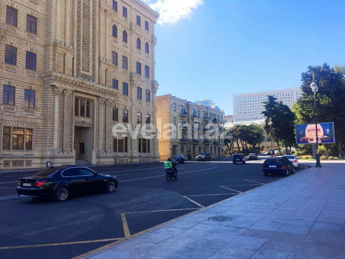 Satılır, köhnə tikili, 2 otaqlı, 80 m², İçəri Şəhər m.