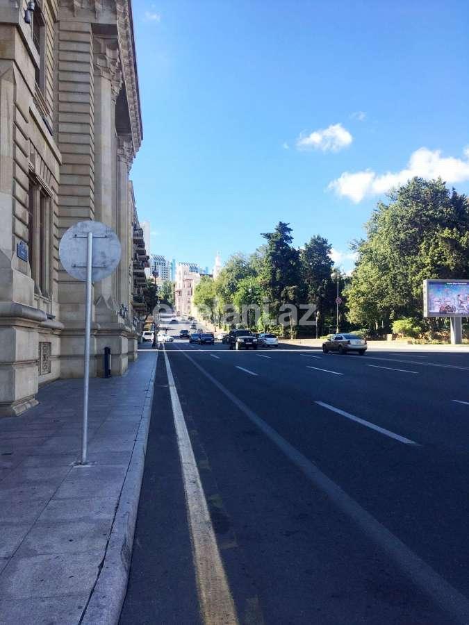 Satılır, köhnə tikili, 2 otaqlı, 80 m², İçəri Şəhər m.