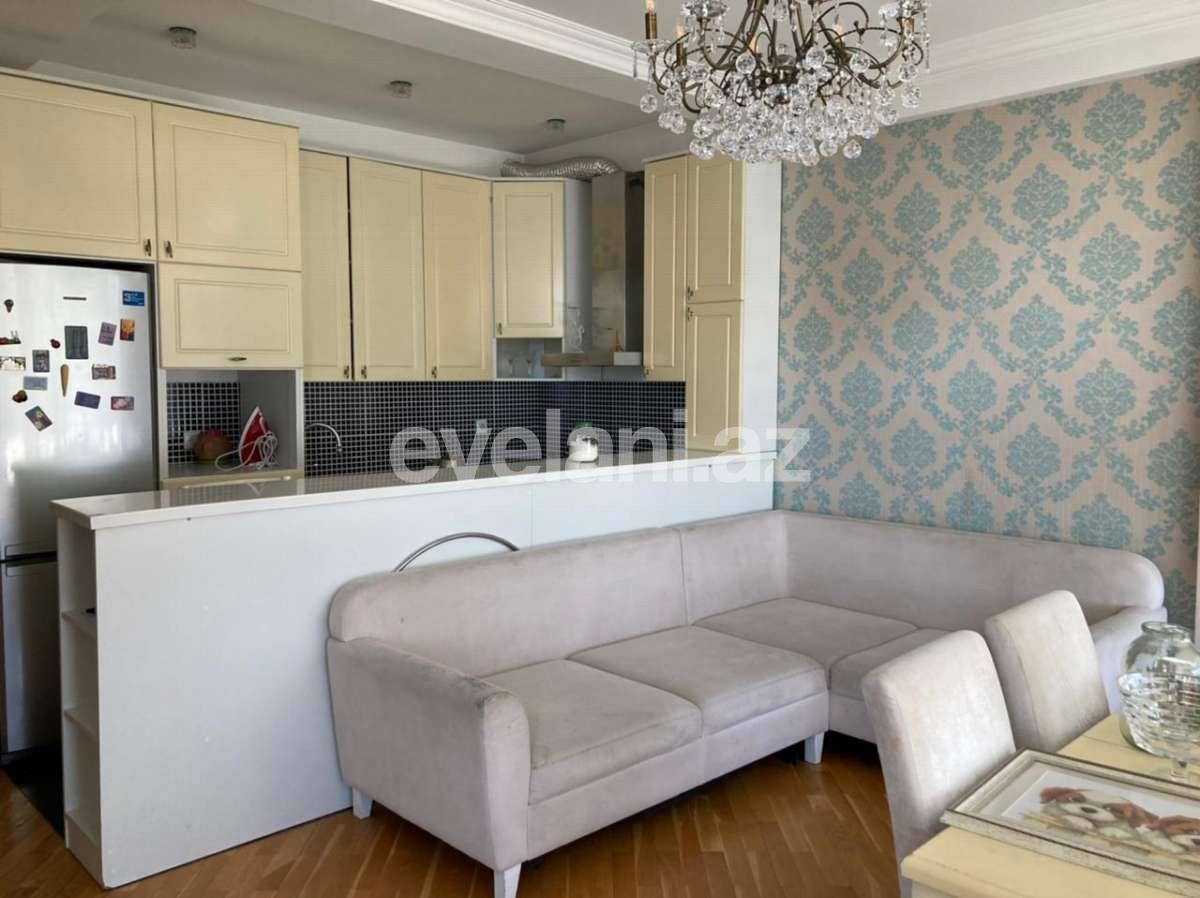 Kirayə verilir, yeni tikili, 2 otaqlı, 60 m², İnşaatçılar m.