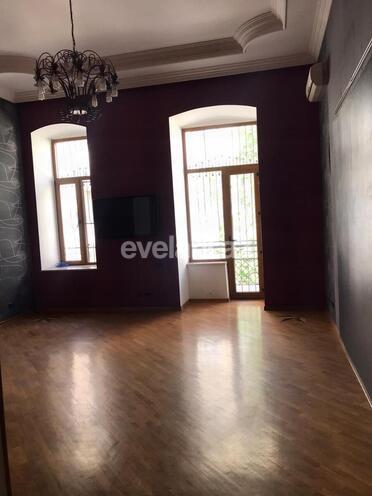 Kirayə verilir, ofis, 4 otaqlı, 135 m², Bakı, Səbail r, Sahil m.