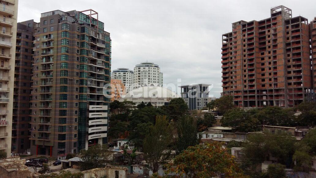 Kirayə verilir, yeni tikili, 2 otaqlı, 110 m², 28 may m.