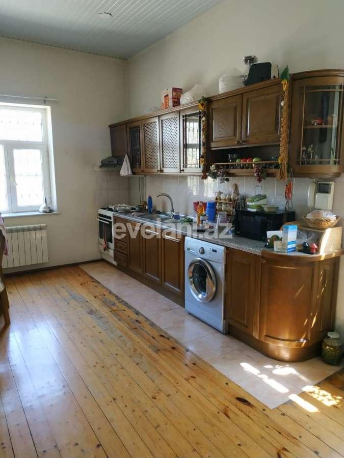 Продаётся, дом / дача, 4-комнаты, 211 m², Кара Караев m.