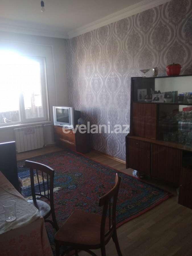 Sale, old building, 5 room, 110 m², Khalglar Doslugu m.