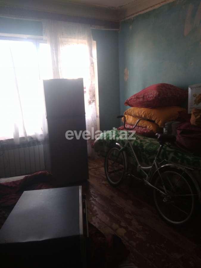 Sale, old building, 5 room, 110 m², Khalglar Doslugu m.