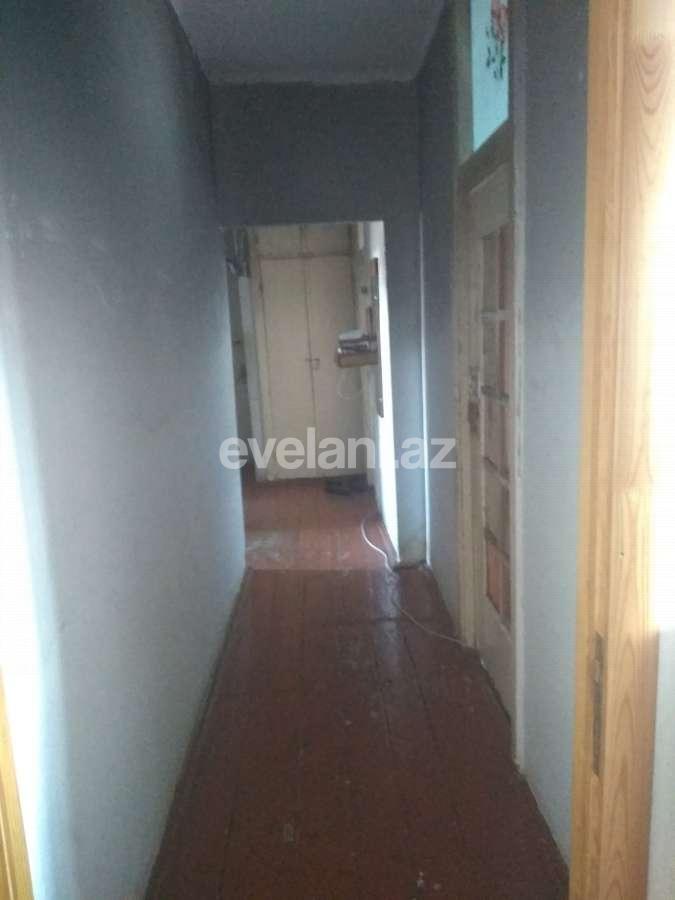 Sale, old building, 5 room, 110 m², Khalglar Doslugu m.