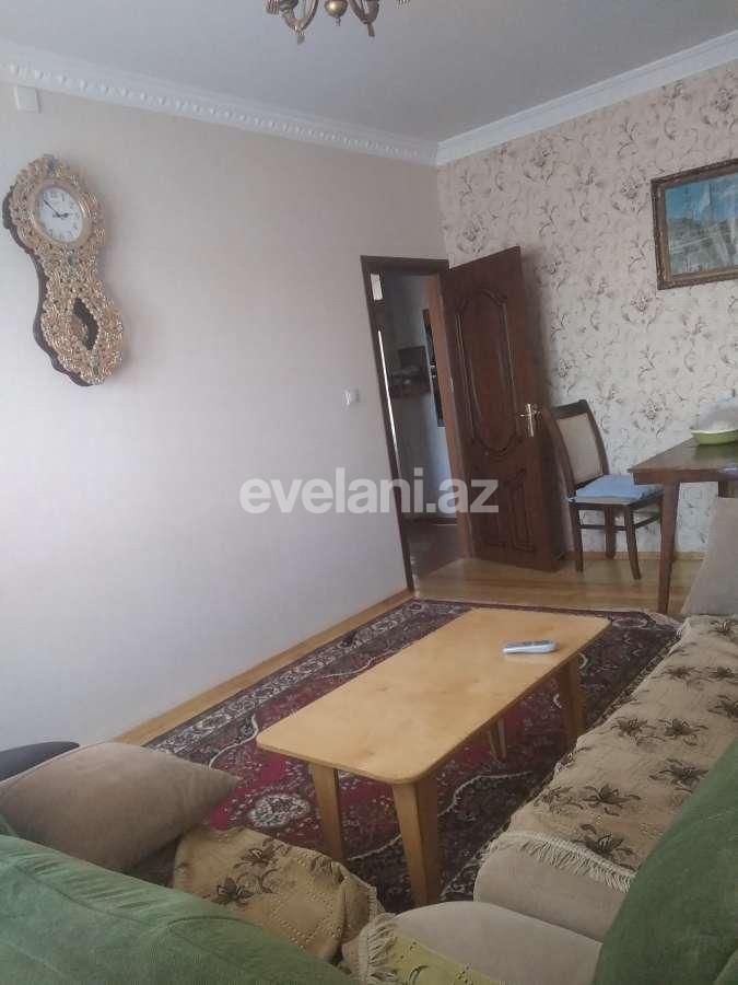 Sale, old building, 5 room, 110 m², Khalglar Doslugu m.