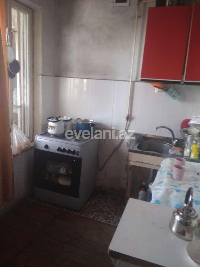 Sale, old building, 5 room, 110 m², Khalglar Doslugu m.