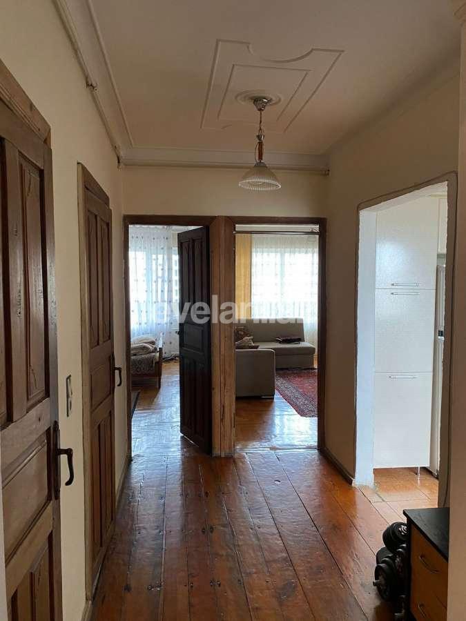 Satılır, köhnə tikili, 4 otaqlı, 101 m², Bakı, Yasamal r, Yasamal q, İnşaatçılar m.