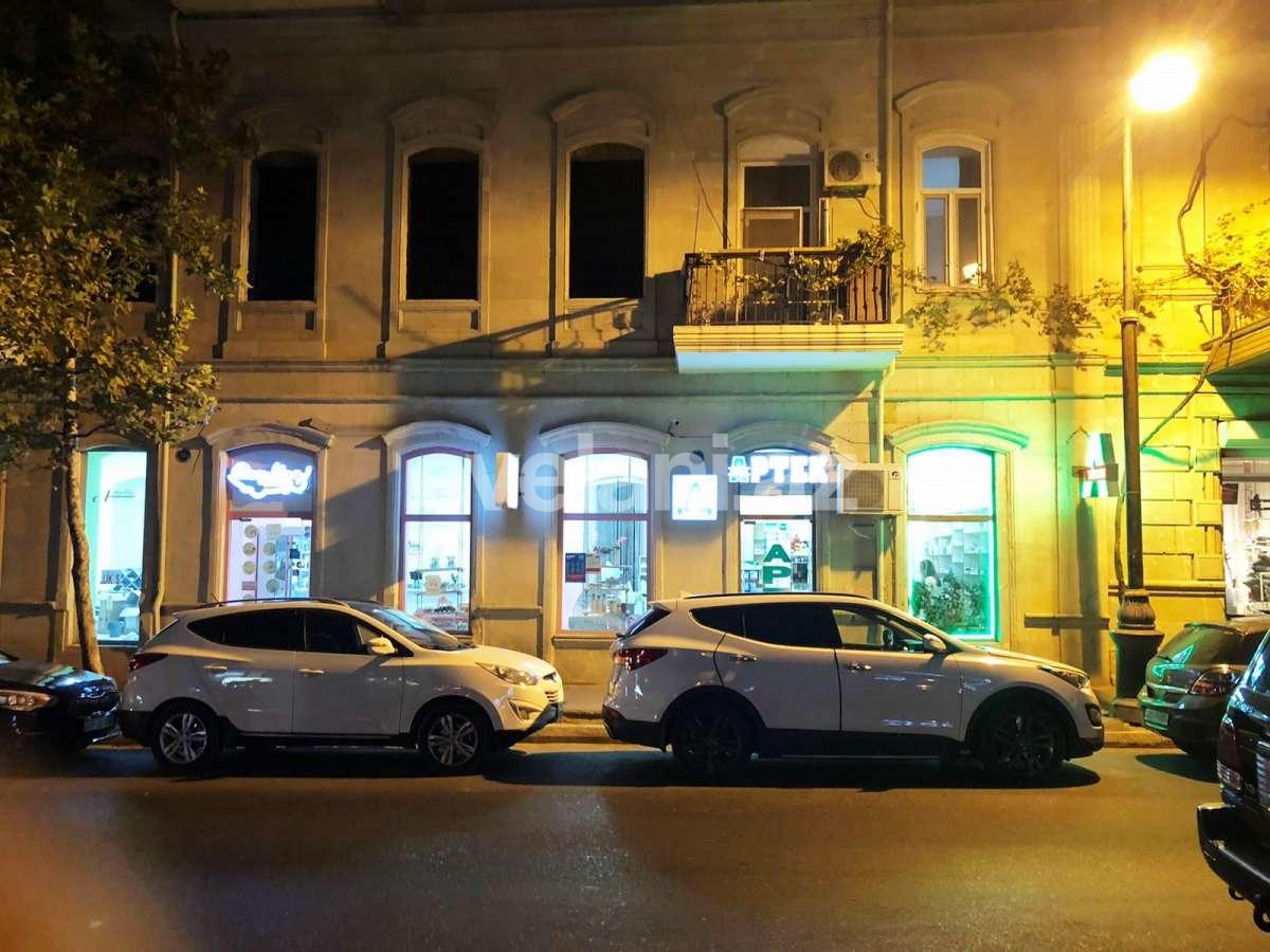 Продаётся, вторичка, 1-комнаты, 42.5 m², Баку, Сабаильский r, Ичери Шехер m.