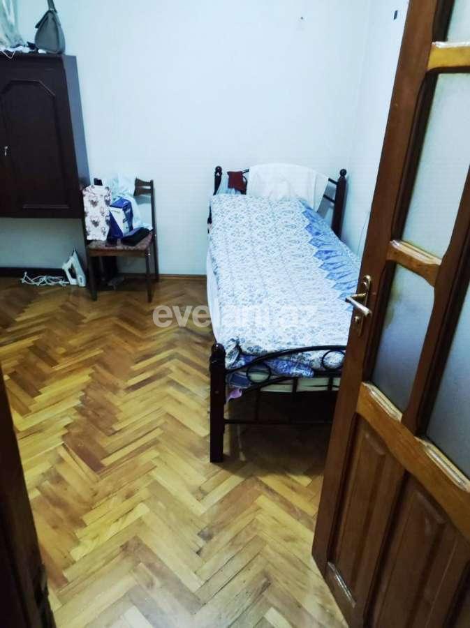 Sale, old building, 3 room, 70 m², Ganjlik m.