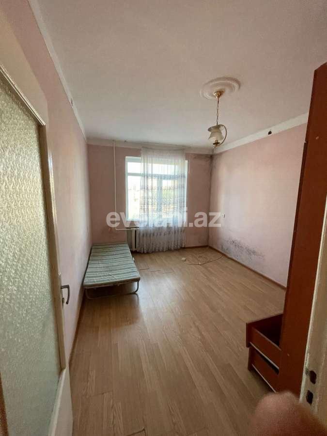 Sale, old building, 3 room, 85 m², Inshaatchilar m.