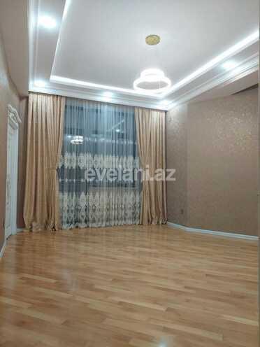 Satılır, köhnə tikili, 2 otaqlı, 57 m², Bakı, Yasamal r, İnşaatçılar m.