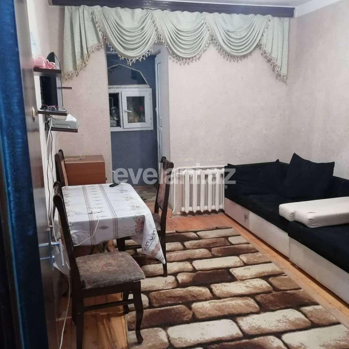 Sale, old building, 5 room, 100 m², Inshaatchilar m.