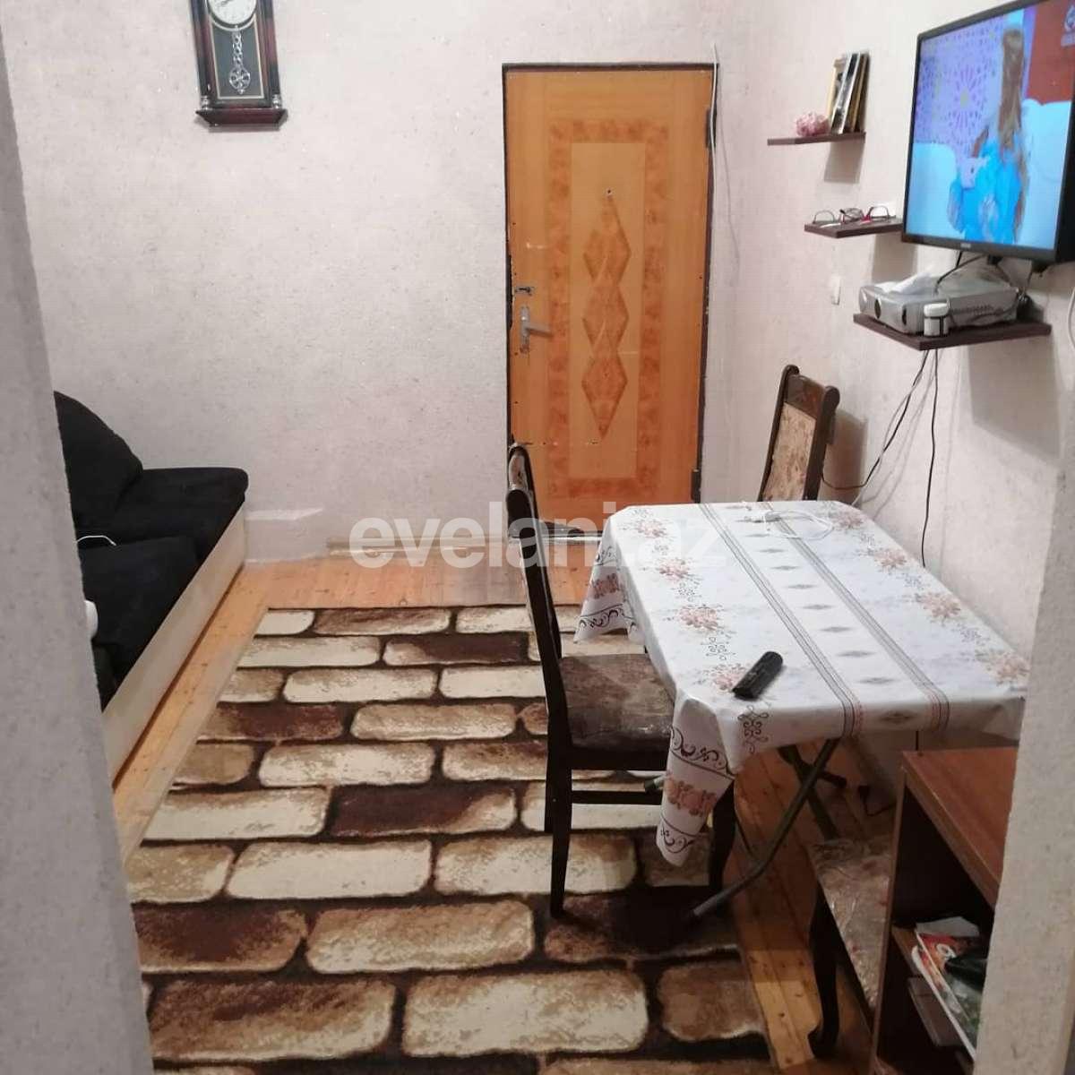 Sale, old building, 5 room, 100 m², Inshaatchilar m.