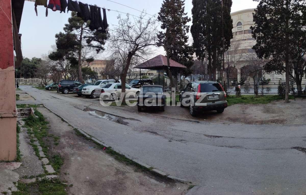 Satılır, köhnə tikili, 2 otaqlı, 40 m², Neftçilər m.