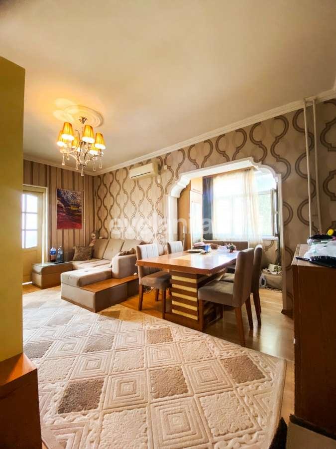 Satılır, köhnə tikili, 2 otaqlı, 40 m², Bakı, Nizami r, Xalqlar Dostluğu m.