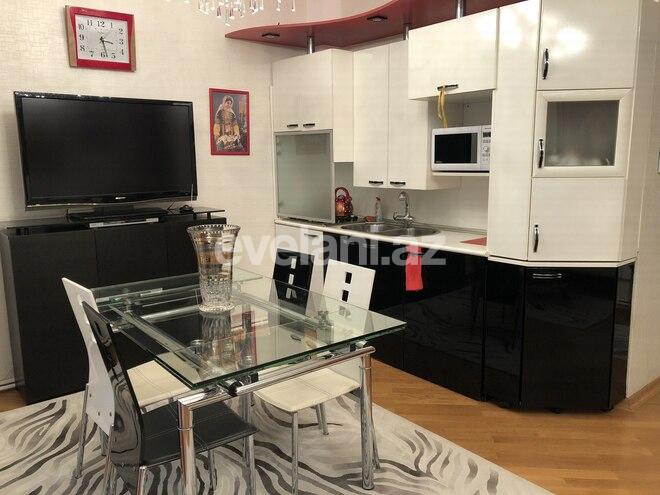 Rent, old building, 2 room, 50 m², Baku, Sabail r.