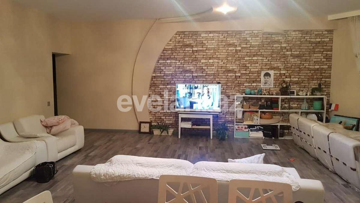 Kirayə verilir, yeni tikili, 3 otaqlı, 157 m², Bakı, Xətai r, Şah İsmayıl Xətai m.