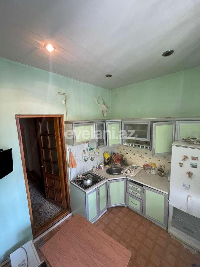 Satılır, köhnə tikili, 2 otaqlı, 50 m², Bakı, Yasamal r, Elmlər Akademiyası m.