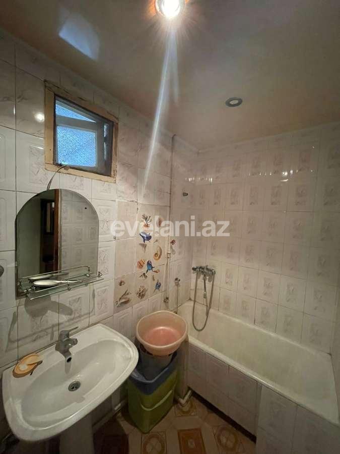 Satılır, köhnə tikili, 2 otaqlı, 50 m², Bakı, Yasamal r, Elmlər Akademiyası m.