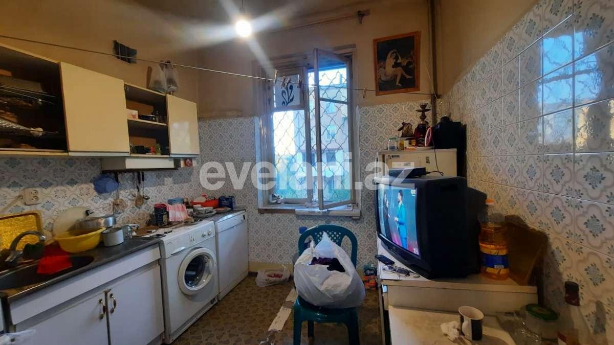 Продаётся, вторичка, 3-комнаты, 80 m², Баку, Ясамальский r, Элмляр Академиясы m.