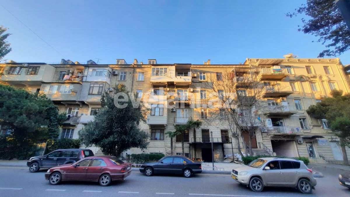 Продаётся, вторичка, 3-комнаты, 80 m², Баку, Ясамальский r, Элмляр Академиясы m.