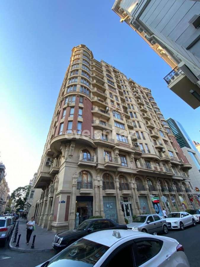 Satılır, yeni tikili, 4 otaqlı, 210 m², Bakı, Səbail r, Sahil m.