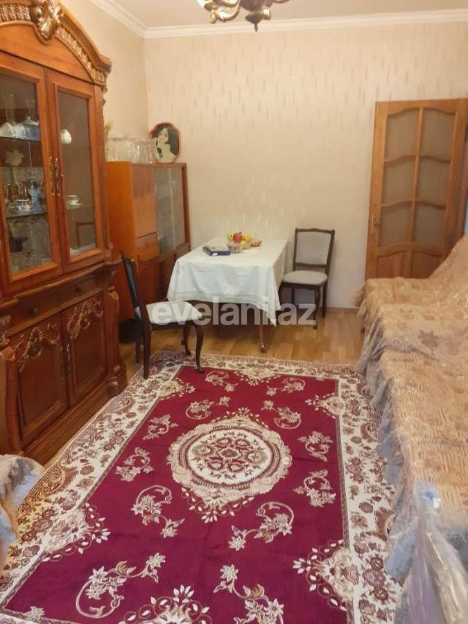 Sale, old building, 3 room, 80 m², Inshaatchilar m.
