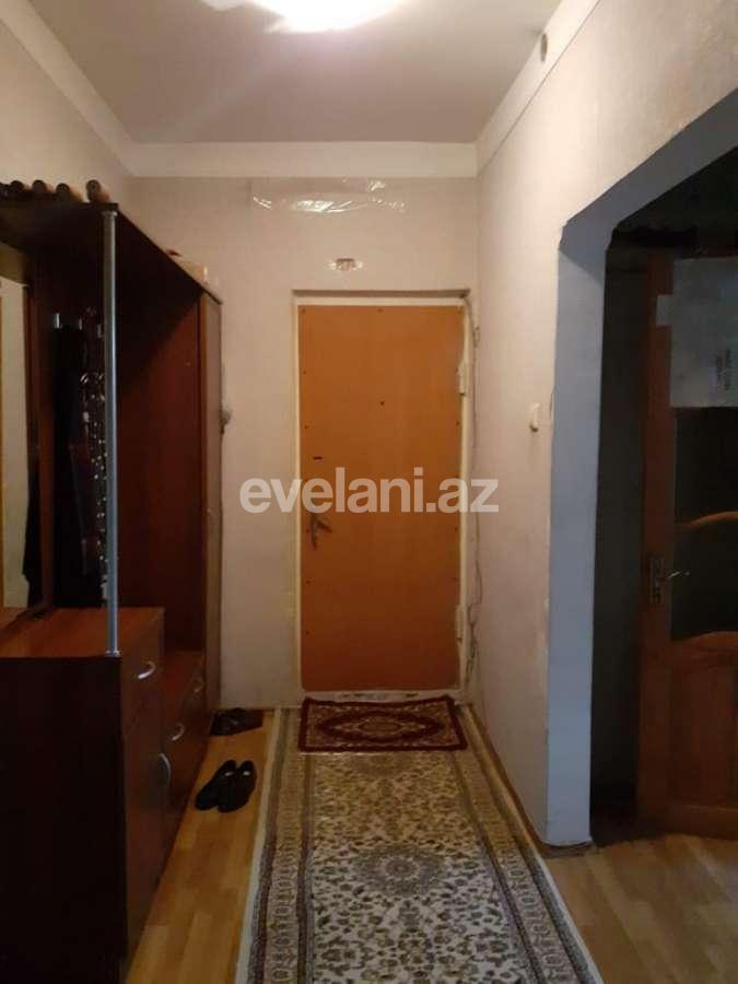 Sale, old building, 3 room, 80 m², Inshaatchilar m.