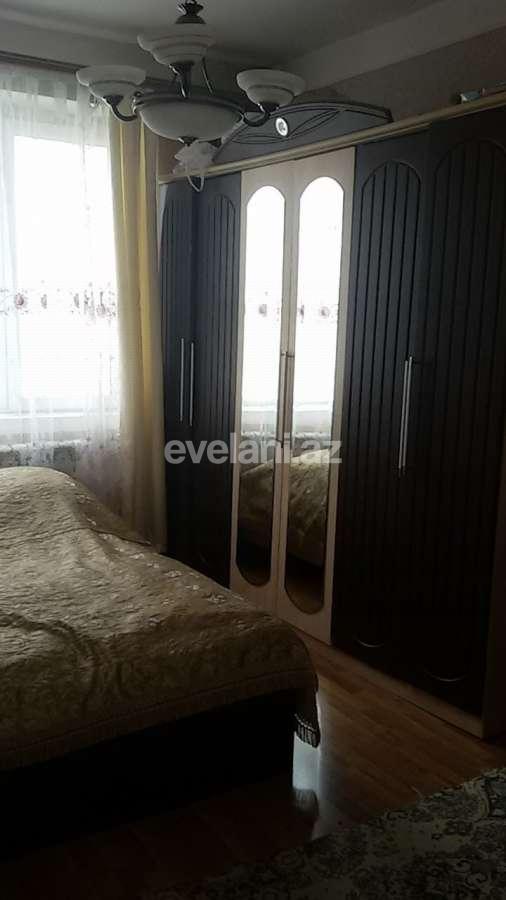 Sale, old building, 3 room, 80 m², Inshaatchilar m.