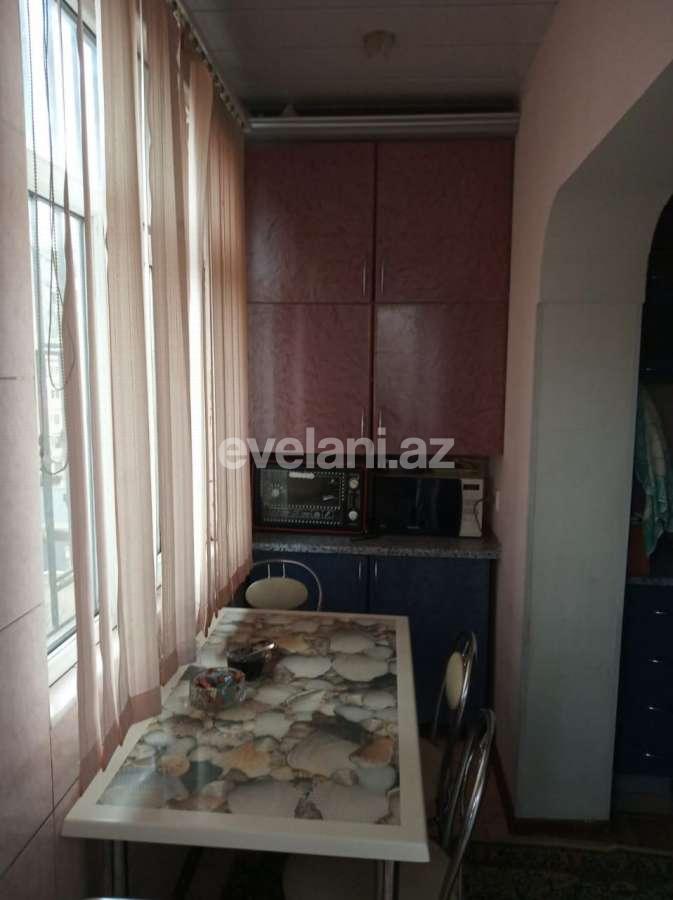 Sale, old building, 2 room, 60 m², Inshaatchilar m.