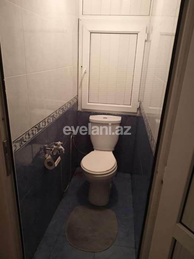 Sale, old building, 2 room, 60 m², Inshaatchilar m.