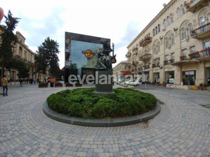 Kirayə verilir, köhnə tikili, 2 otaqlı, 88 m², Bakı, Səbail r, Sahil m.