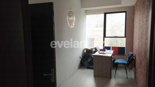 Kirayə verilir, ofis, 4 otaqlı, 70 m², Bakı, Nəsimi r.