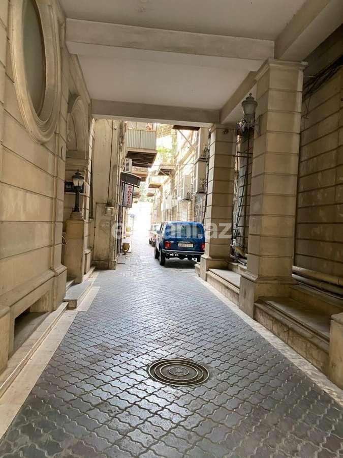 Satılır, yeni tikili, 4 otaqlı, 140 m², Bakı, Səbail r, Sahil m.