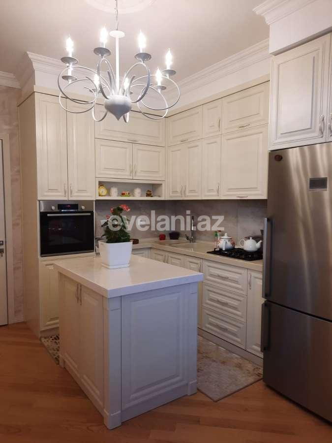 Satılır, yeni tikili, 3 otaqlı, 128 m², Bakı, Binəqədi r, 8-ci mikrorayon q, Azadlıq prospekti m.