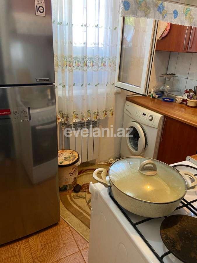 Satılır, köhnə tikili, 2 otaqlı, 45 m², Bakı, Nəsimi r, 3-cü mikrorayon q, Memar Əcəmi m.