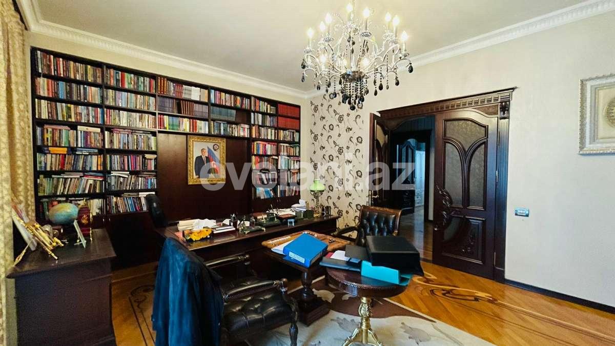 Kirayə verilir, yeni tikili, 5 otaqlı, 250 m², Bakı, Səbail r, İçəri Şəhər m.