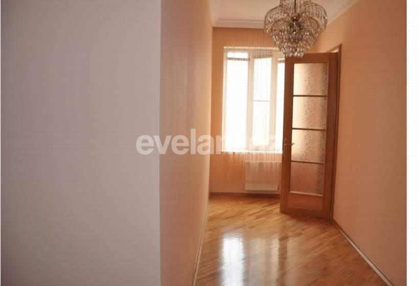 Kirayə verilir, villa, 6 otaqlı, 200 m², Bakı, Səbail r, Badamdar q.