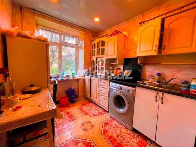 Продаётся, вторичка, 3-комнаты, 80 m², Баку, Ясамальский r, Элмляр Академиясы m.