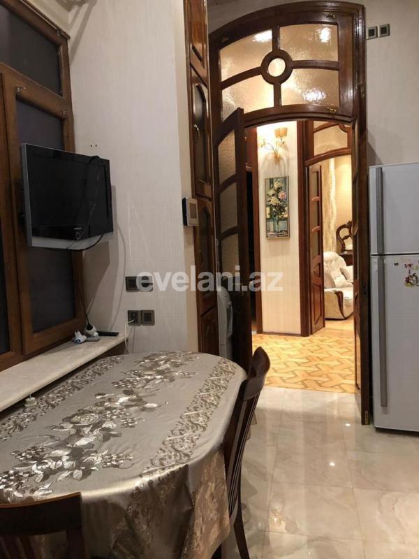 Rent, old building, 3 room, 185 m², Baku, Sabail r, Sahil m.